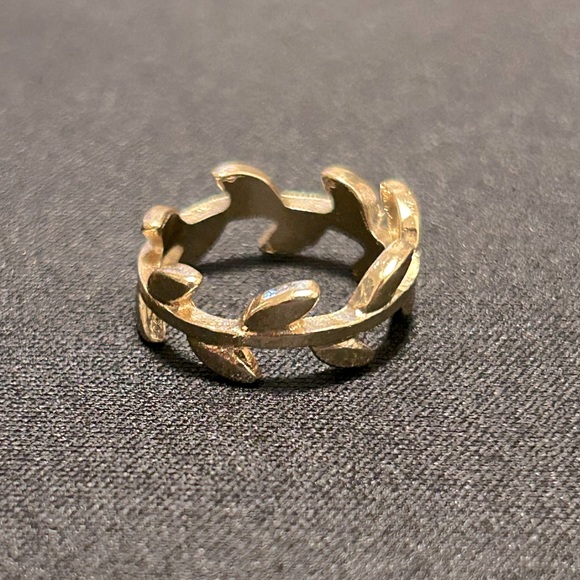 Boutique Jewelry - NEW // Gold Leaf Vine Ring